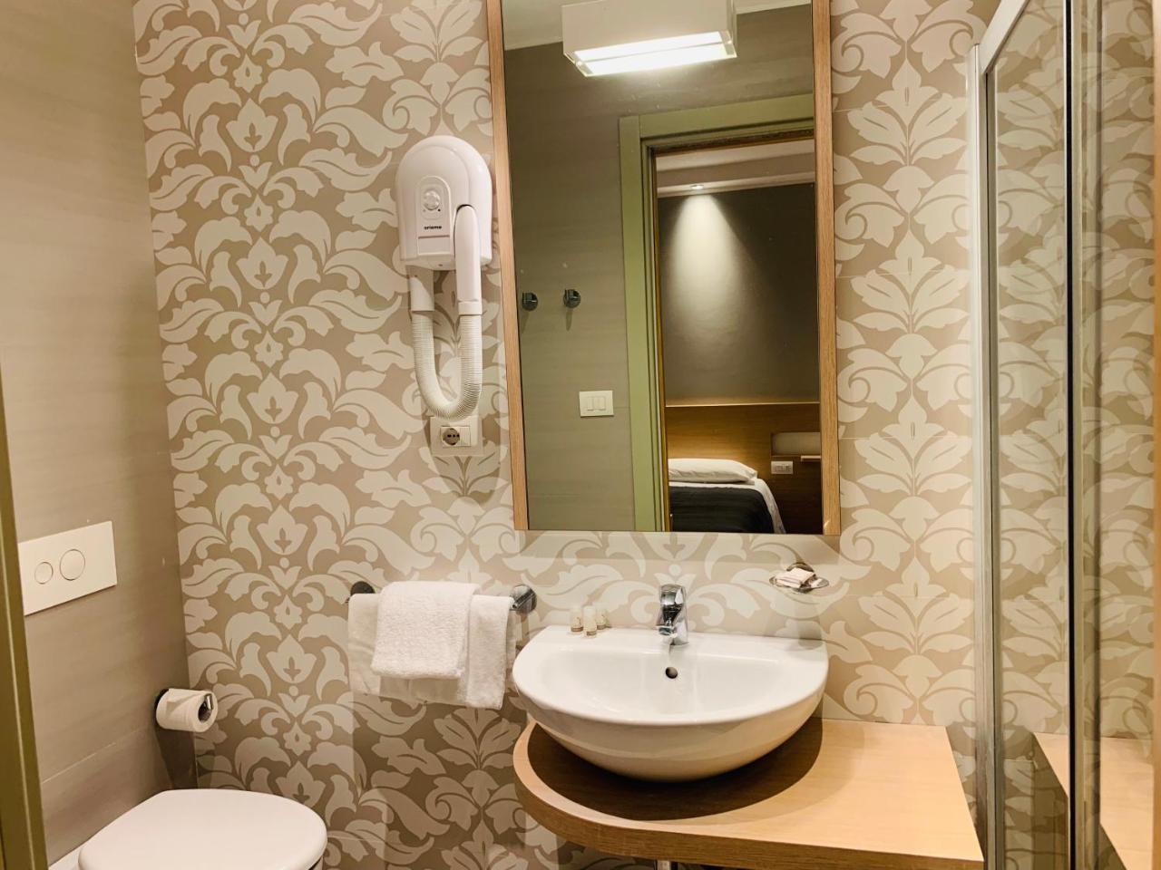 Hotel Liane Ричоне Екстериор снимка
